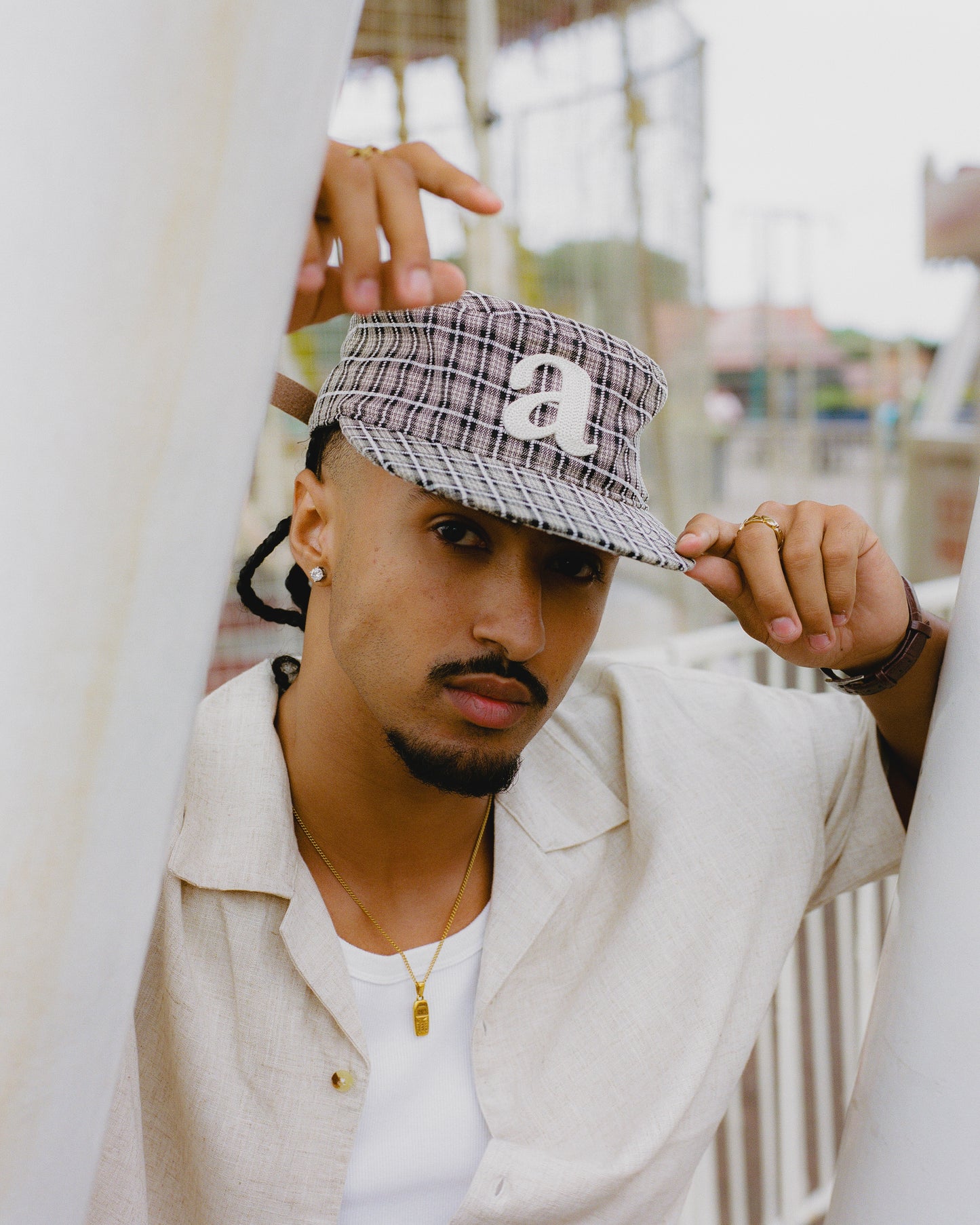 "a" pillbox cap - ivory/black