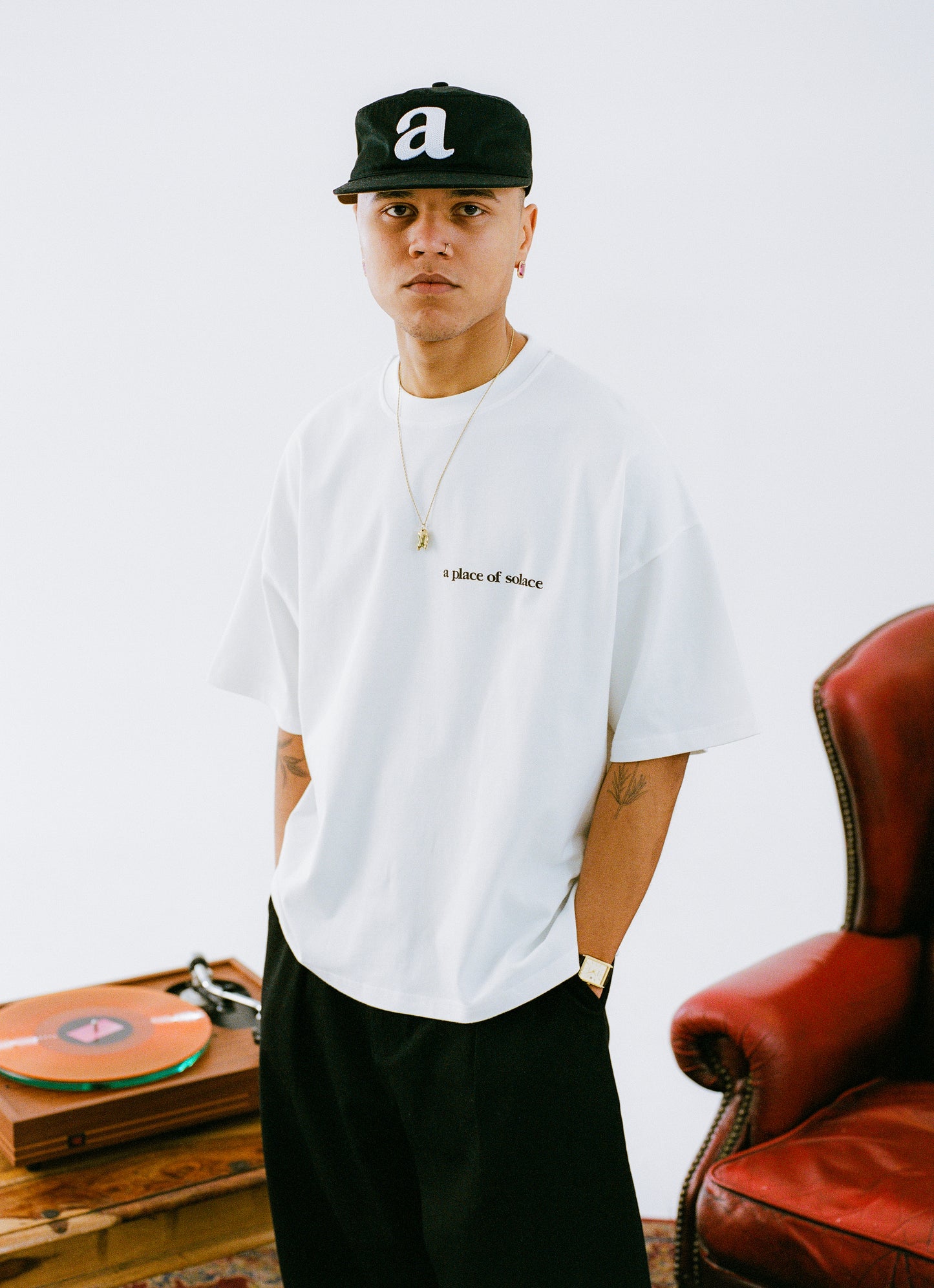 place tee - ivory/black