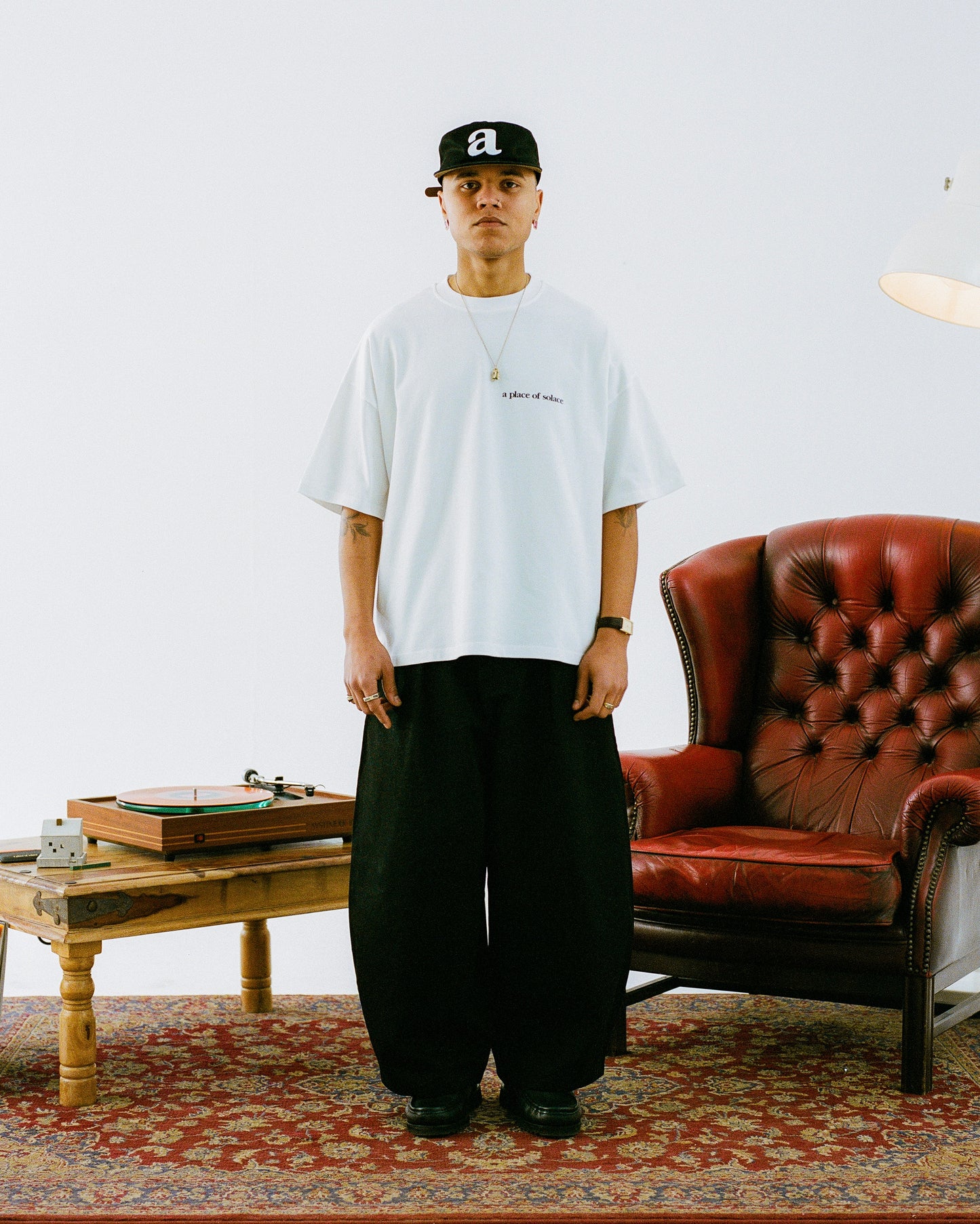 place tee - ivory/black