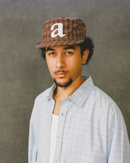"a" pillbox cap - cocoa/ivory