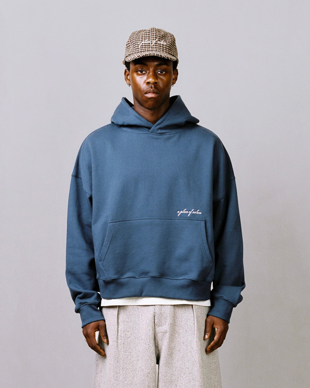 cursive hoodie - denim/ivory