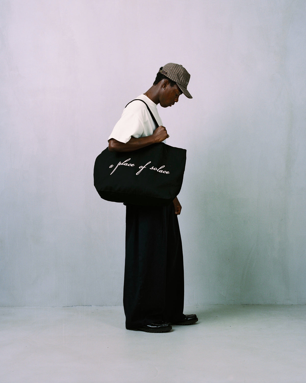 cursive tote - black/ivory