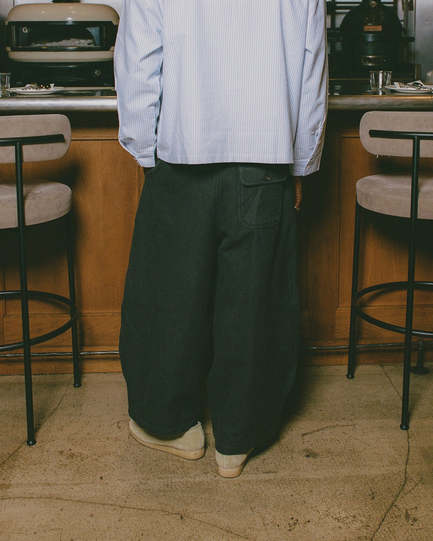 woolls trouser - soot/cocoa