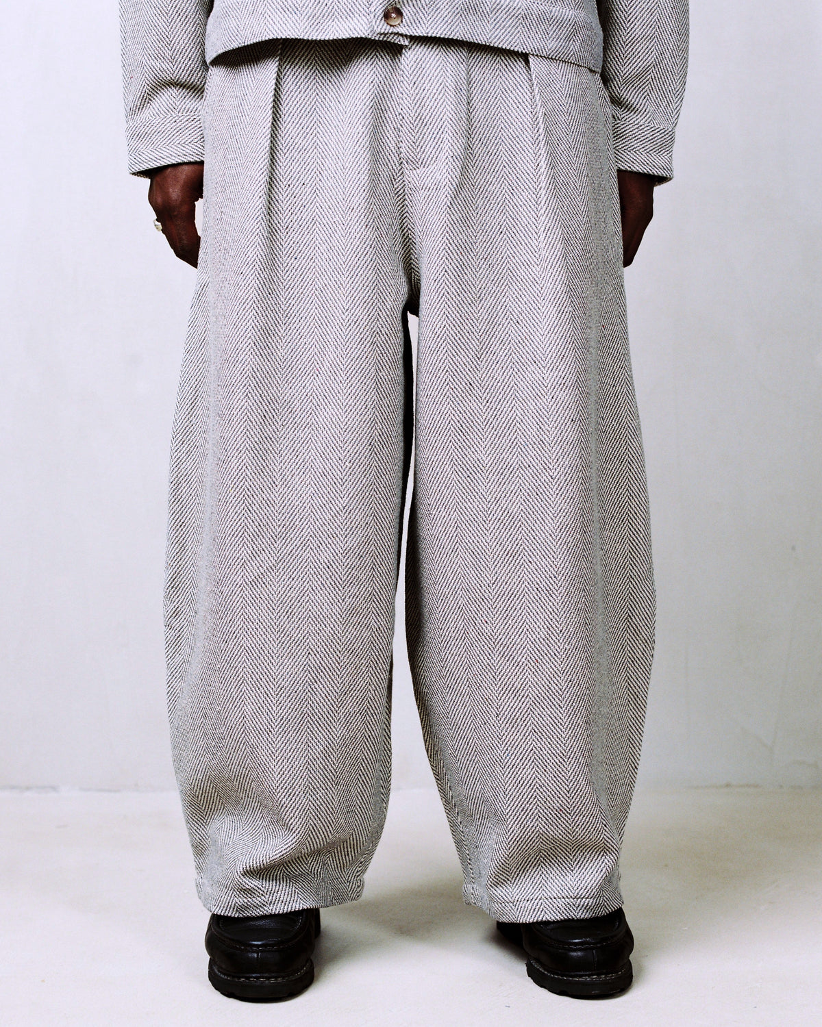 foster trouser - pearl/cocoa